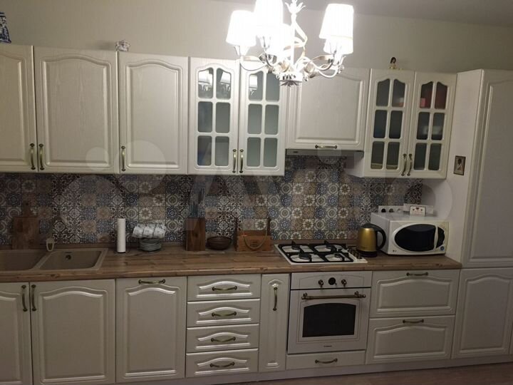 2-к. квартира, 65 м², 1/4 эт.