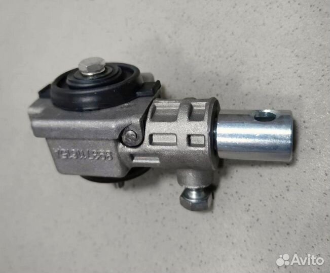 Шарнир штока кпп Audi 80 № 893711615A