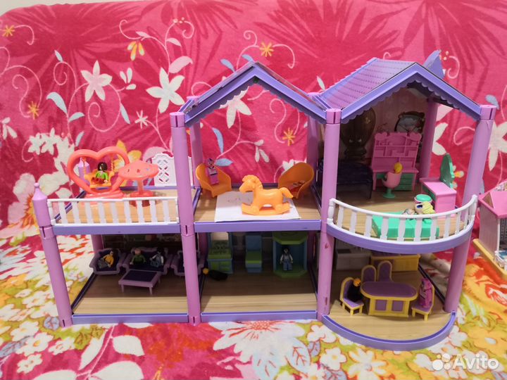 Кукольный домик с мебелью. Отдам за фрукты