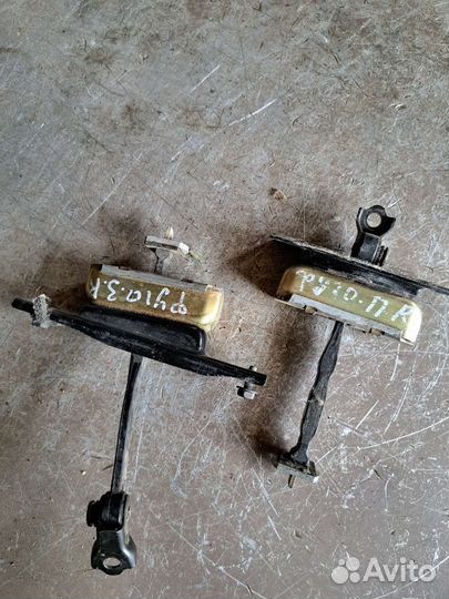 Ограничитель двери Nissan Fuga