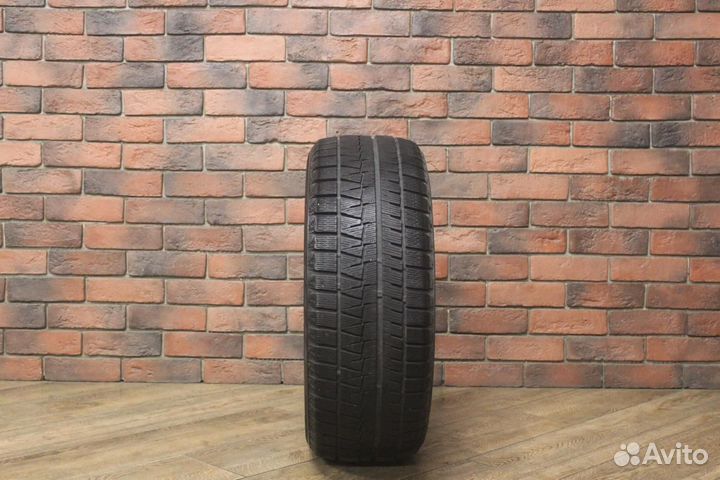Bridgestone Blizzak Revo GZ 215/50 R17