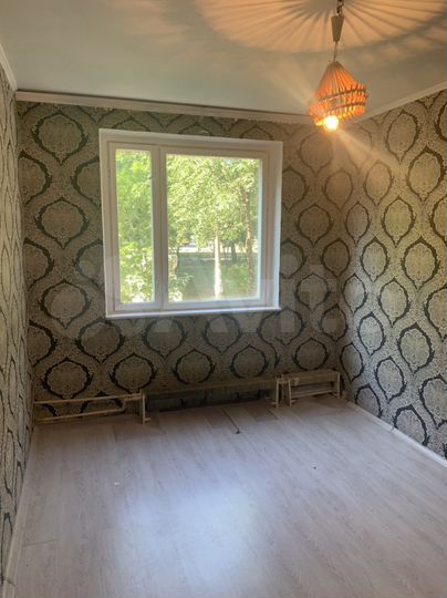 Комната 12 м² в 4-к., 1/12 эт.