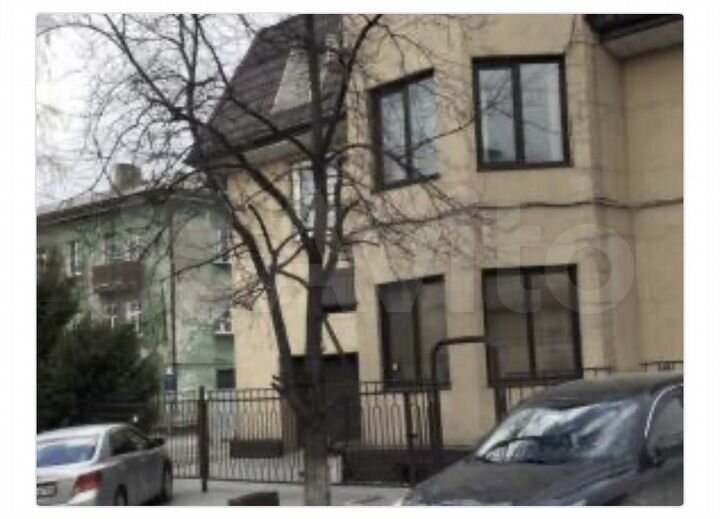 Дом 880 м² на участке 4 сот.