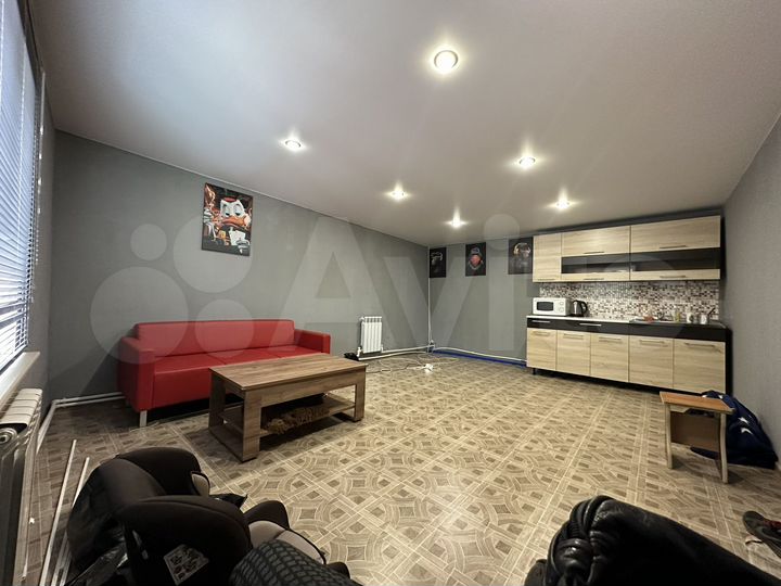 Гараж, > 30 м²