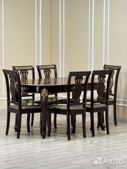 Стол и стулья