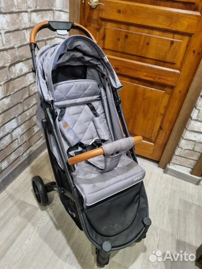 Прогулочная коляска бу Mowbaby SMART MB101