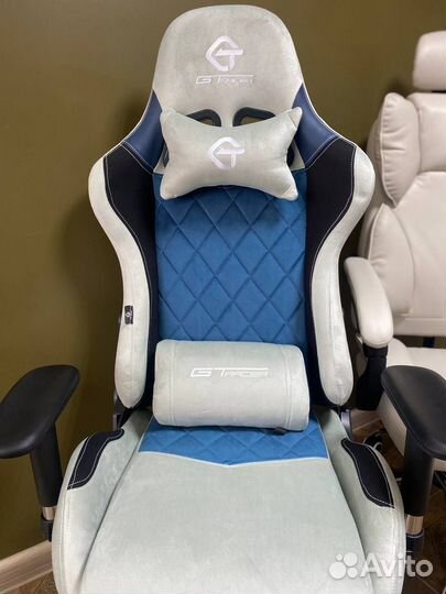 Игровое компьютерное кресло