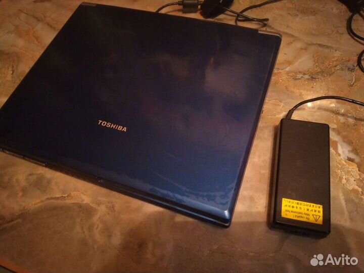 Уже винтажный ноутбук Toshiba
