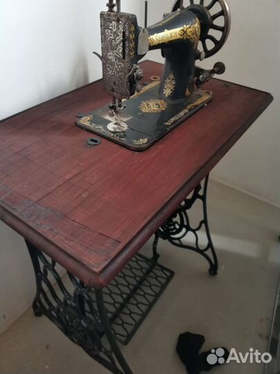 Швейная машина Singer