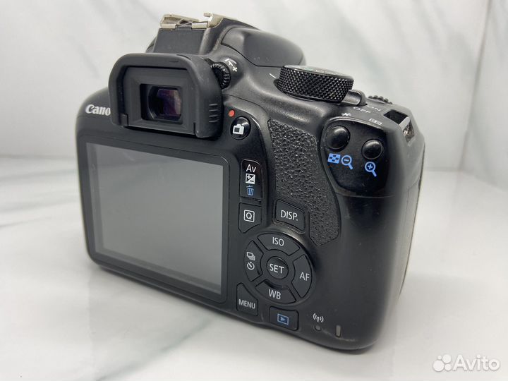 Зеркальный фотоаппарат Canon 1300D + 18-55mm
