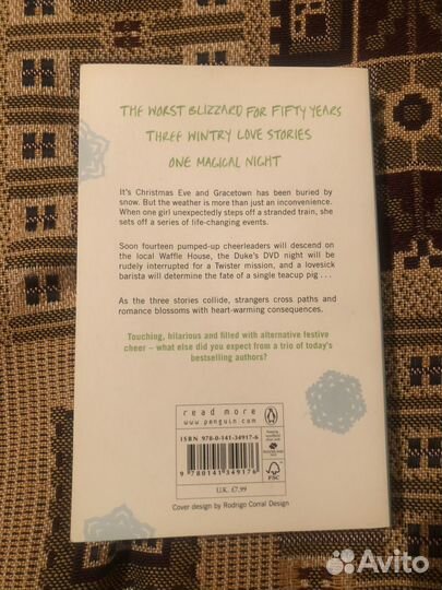 Книга John Green Let it snow