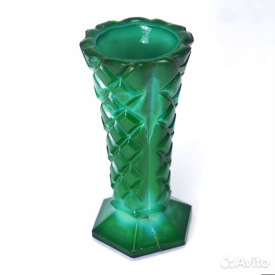 Ваза. Малахитовое стекло. Богемия. Чехия