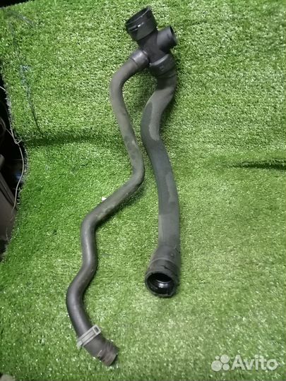 Патрубок охлаждения (радиатора) 8E0121049L Audi A4