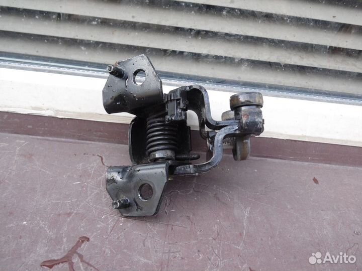 Петли багажника Ситроен Берлинго Б9