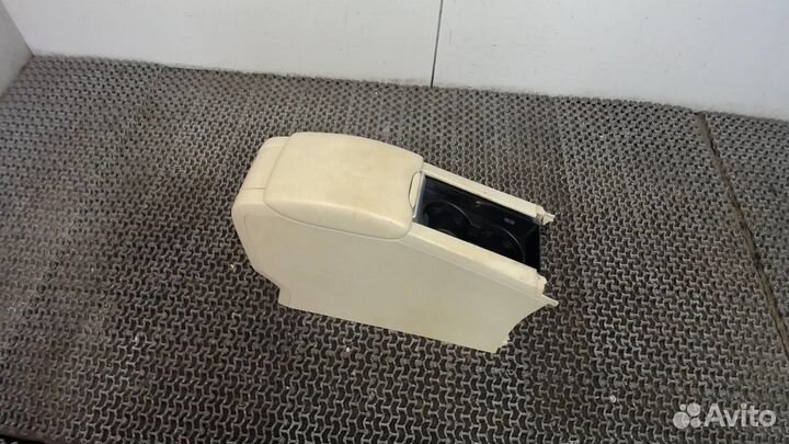 Подлокотник Volvo XC60, 2010