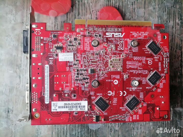 Материнская плата с процессором и памятью