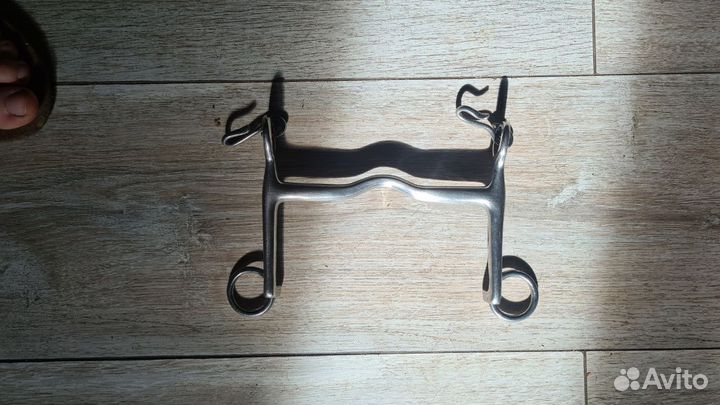 Трензель для лошади