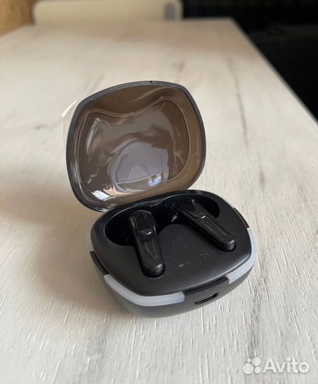 Беспроводные наушники TWS