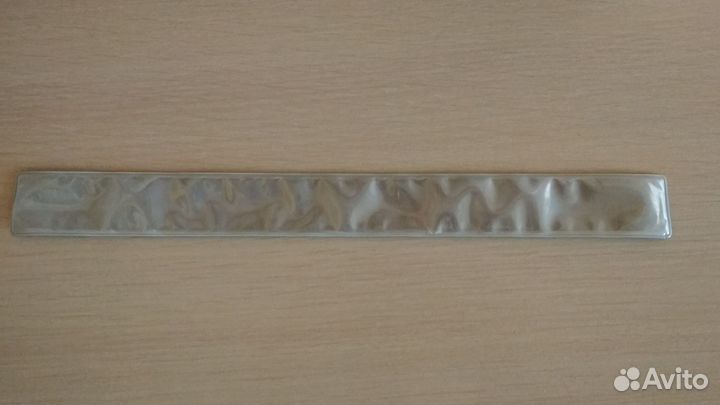 Светоотражающий браслет, который надевается сам