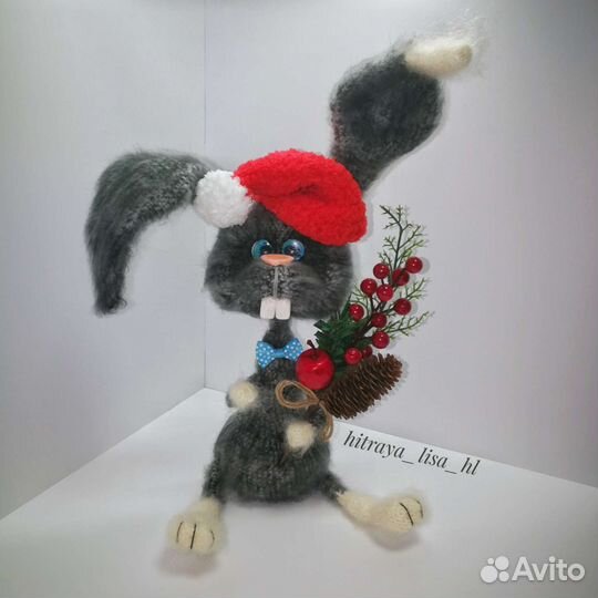 Заяц вязаный