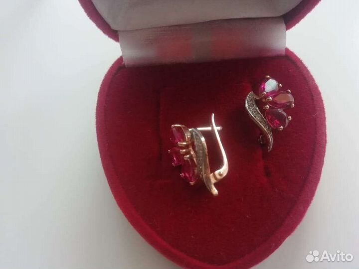 Золотые серьги