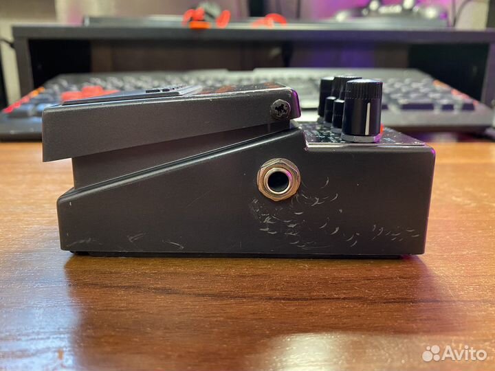 Гитарная педаль Boss Metal Zone MT-2