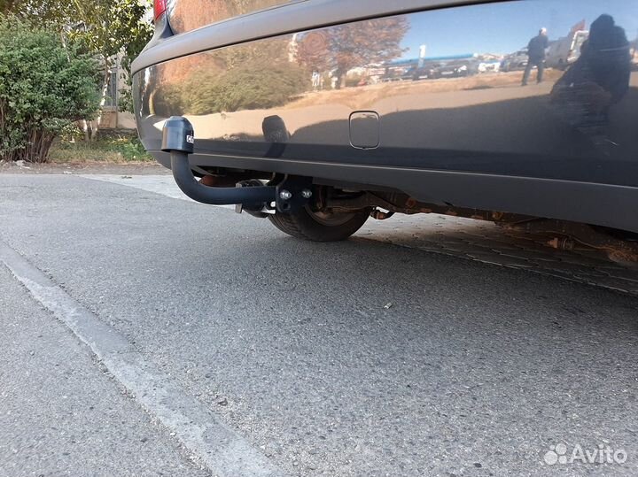 Фаркоп для Форд Фокус 2, 3, Лидер, Седан