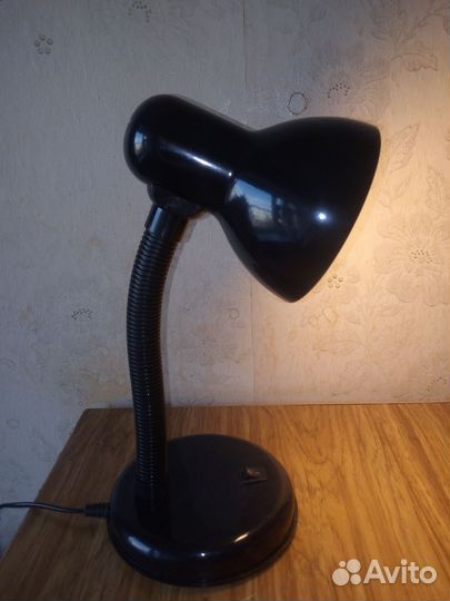 Лампа настольная новая