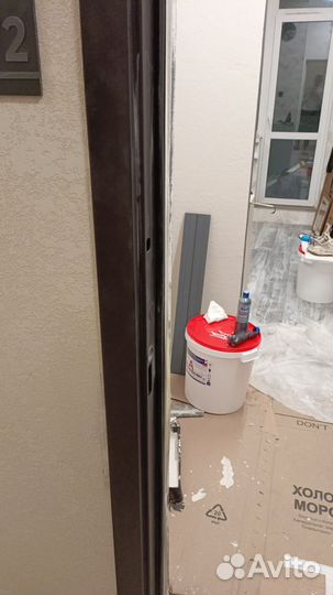 Дверь входная металлическая от застройщика
