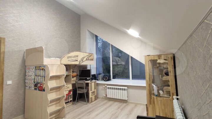 5-к. квартира, 130 м², 4/4 эт.