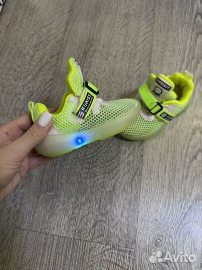 Кроссовки для девочки 21 размер