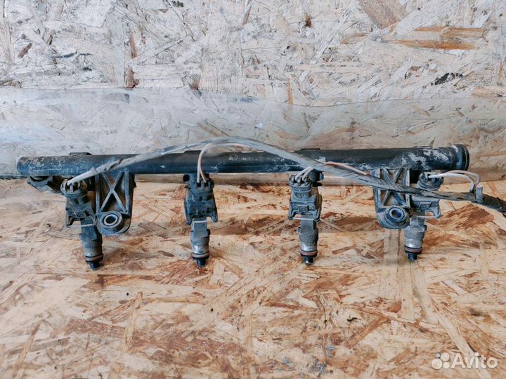 Рейка топливная (рампа) Renault Logan