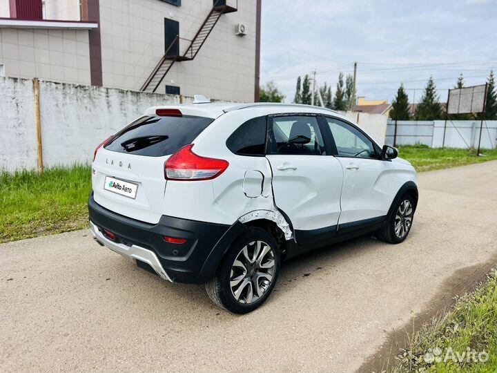 LADA XRAY Cross 1.6 CVT, 2019, битый, 33 550 км