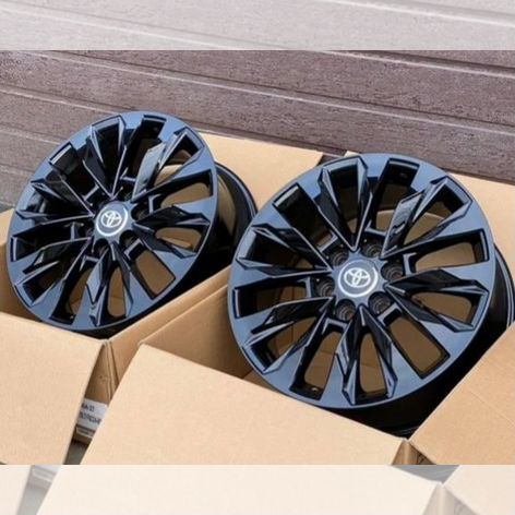 Литые диски Powcan 8×R20 6×139.7