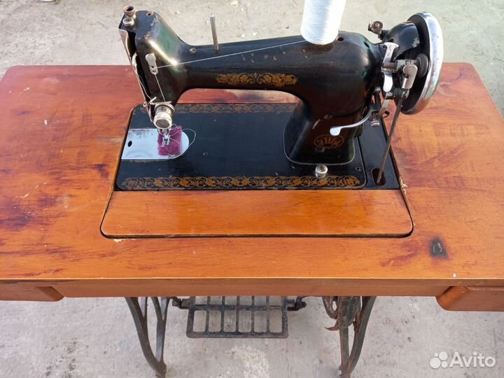 Швейная машина зшм с ножным приводом