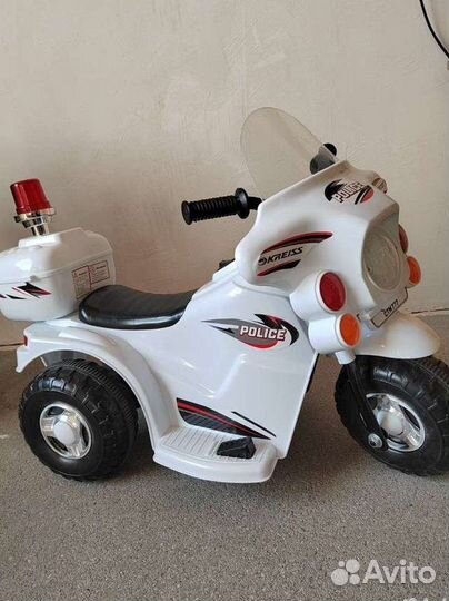 Трехколесный скутер электрический