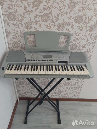 Музыкальный сентезатор yamaha