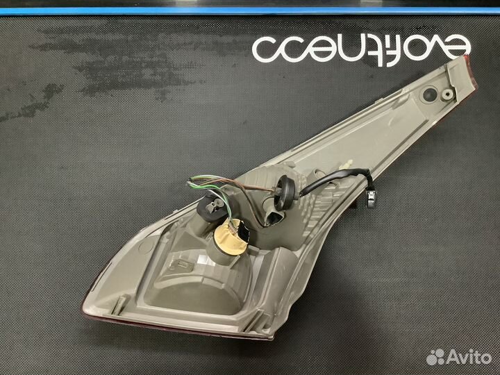 Задний левый фонарь меган3 в крышку багажника