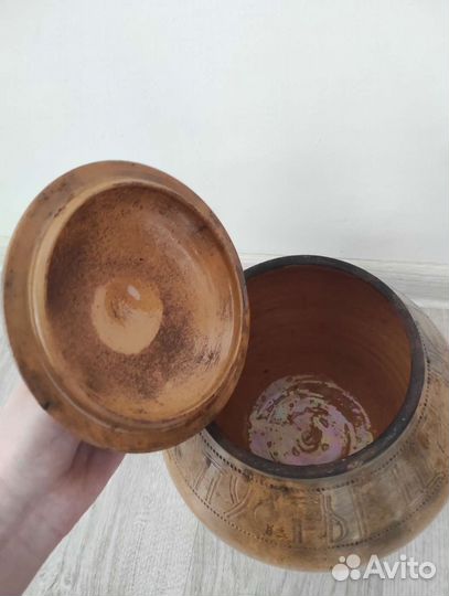 Глиняный горшок