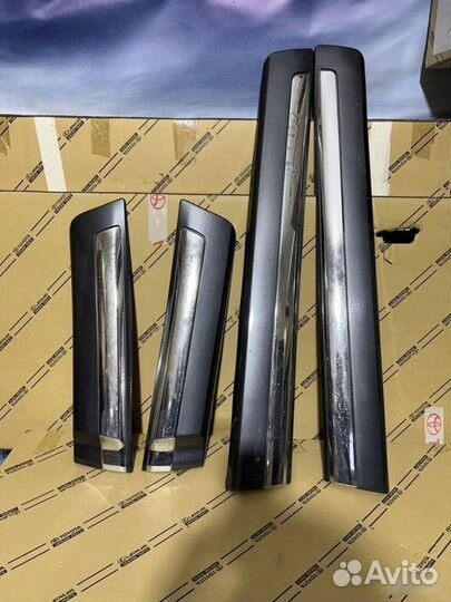 Молдинг двери Toyota Land Cruiser 200