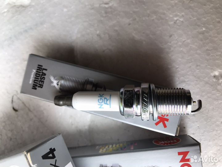 Свеча зажигания NGK PFR7S8EG 1675