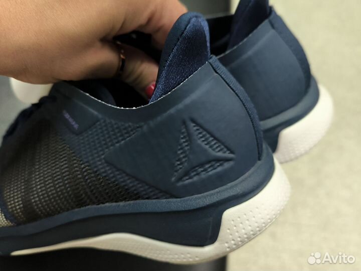 Кроссовки женские Reebok оригинал 39