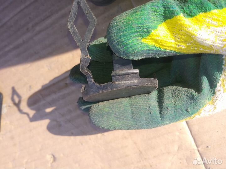 Заглушка буксировочного крюка Citroen C4 Picasso 2