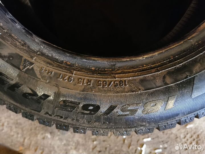 Pirelli Ice Zero 185/65 R15 92T