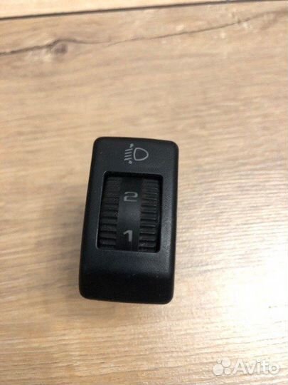 Кнопка регулировки света Volkswagen Golf 2 хетчбек
