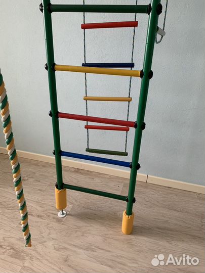 Шведская стенка. не нужно прикручивать к потолку