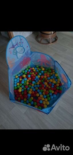 Сухой бассейн с шариками