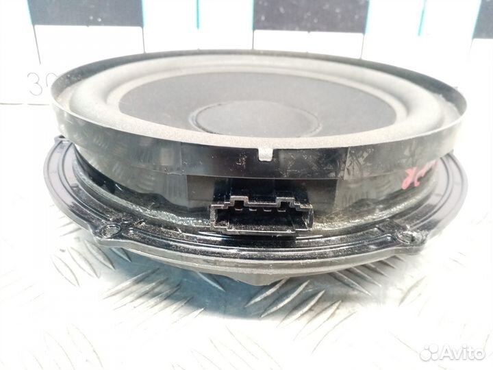 Б/У Динамик (низкочастотный) Touareg