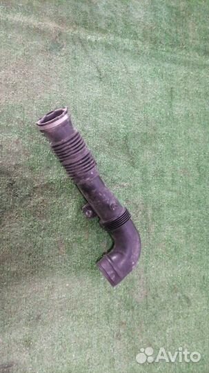 Патрубок впускной на фильтр Peugeot 308