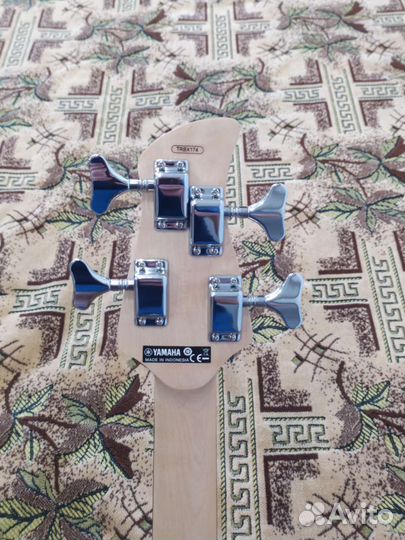 Басс гитара Yamaha